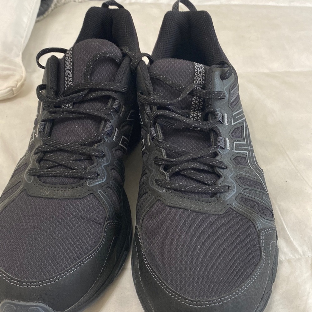 Black ASICS sneakers (No Box)
